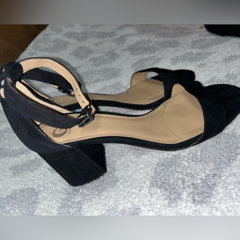 Gianni Bini Black and Tan Heels